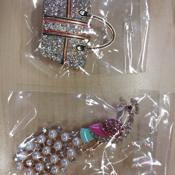 Magnets - Picture 3 of 6